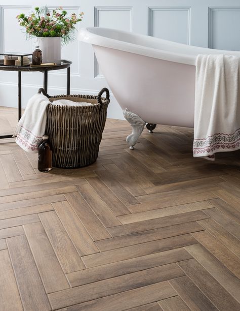 Wood Tile Bathroom, Patterned Bathroom Tiles, Wood Floor Bathroom, Cabin Bathroom, Topps Tiles, Herringbone Wood, Tile Design Pattern, Quickstep, Wood Tile Floors