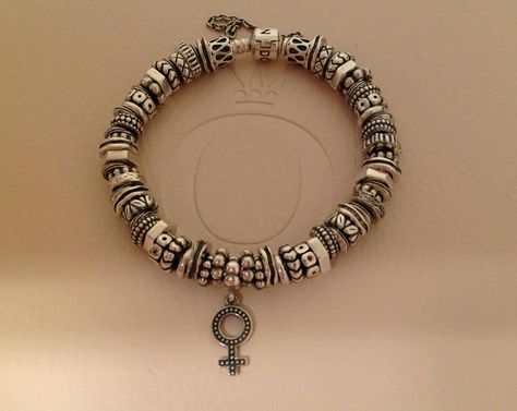 Pandora silver spacer bracelet comprised of different spacers and the hard to find silver venus dangle Pandora Catalogue, Pandora Spacers, Pandora Jewelry Charms, Pandora Collection, Pandora Silver, Photo Charms, Pandora Bracelet Charms, Pandora Bracelets, Pandora Bracelet