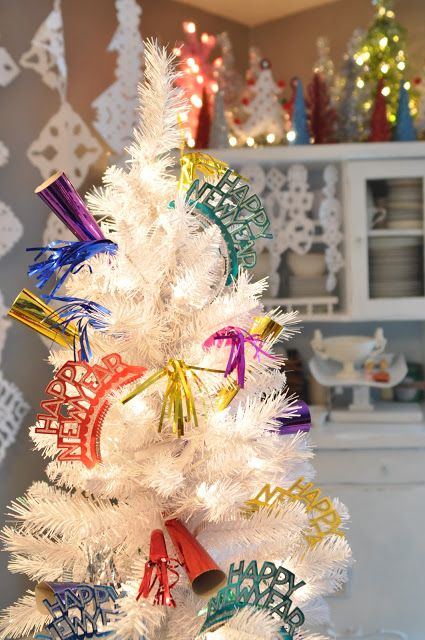 New Year's Eve Tree New Years Eve Tree, Year Round Christmas Tree, New Years Decor, New Years Eve Ideas, Seasonal Tree, New Years Eve Day, New Years Ideas, New Years Tree, Ringing In The New Year