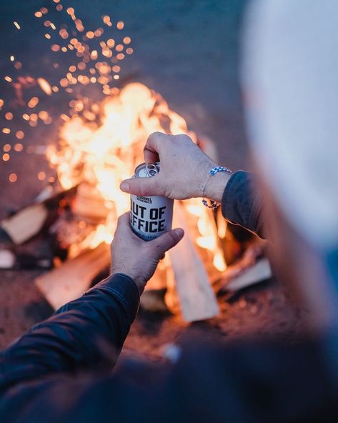 Beer Drinking Aesthetic, Beer Photography Styling, Beer Asthetic Picture, Trippy Product Photography, Winter Beer Photography, Brewery Instagram Pictures, Craft Beer Aesthetic, Beer Lifestyle Photography, Beer Photography Photo Ideas