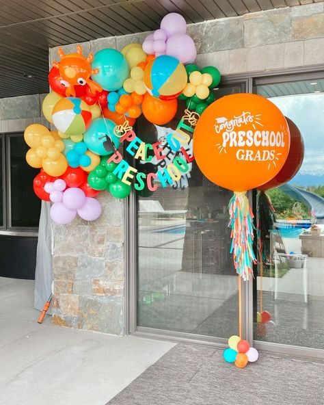 Pre K Graduation Balloon Arch, Preschool Balloon Arch, Preschool Graduation Party, Prek Graduation, Pre K Graduation, Jumbo Balloons, K Crafts, Arabic Worksheets, Graduation 2024