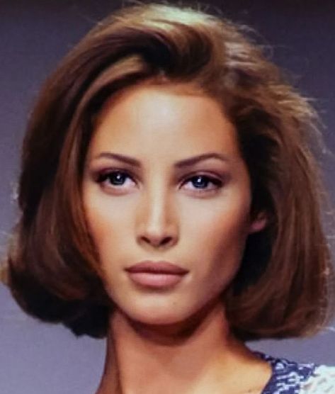 Supermodels With Short Hair, 90s Supermodel Short Hair, Christy Turlington Bob Haircut, 90s Model Short Hair, Blair Waldorf Short Hair, Long Bob With Waves, Rich Mom Hair, Christy Turlington Bob, Layered Bob 90s