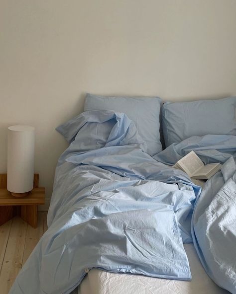 Celine Bramsen on Instagram: “annonce. There is only one color for me in the spring time, this one from @sekanstudio feels like waking up to a blue sky every morning 💙…” Blue Selfcare Aesthetic, Blue Covers Aesthetic, Blue Self Care Aesthetic, Cozy Blue Aesthetic, Blue Girl Aesthetic, Pastel Bedroom Decor, Baby Blue Bedding, Sky Blue Interior, Pale Blue Bedrooms