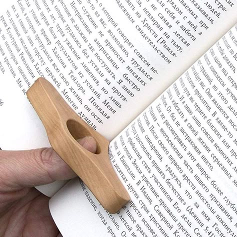 Book Holder Wood, Wooden Page Holder, Bedside Book Holder, Book Holder Ideas, Wooden Things To Make, Wooden Book Holder, Handmade Wooden Gifts, Thick Book, Book Page Holder