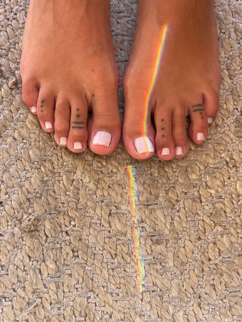 Stick And Poke Tattoo Example, Small Toe Tattoos, Finger Stick N Poke, Hippie Leg Tattoo, Unique Stick And Poke Tattoos, Cool Stick And Pokes, Boho Foot Tattoo, Toes Tattoos For Women, Toe Ring Tattoos For Women