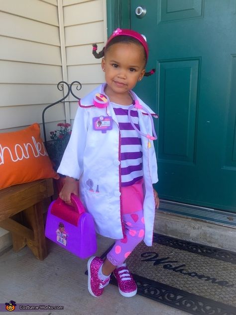 Doc Mcstuffins Halloween Costume, Doc Mcstuffins Outfit, Doc Mcstuffins Costume, Doctor Mcstuffins, Costume Last Minute, Last Minute Costume Ideas, Halloween Costume Toddler Girl, Doc Mcstuffins Birthday Party, Kids Police