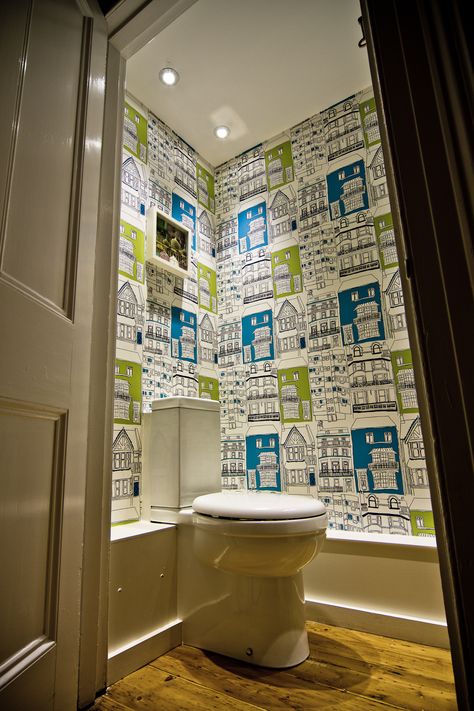 Cloakroom Toilet Ideas, Quirky Bathroom Ideas, Under Stairs Toilet, Understairs Toilet, Quirky Wallpaper, Funky Bathroom, Cloakroom Ideas, Cloak Room, Cloakroom Toilet