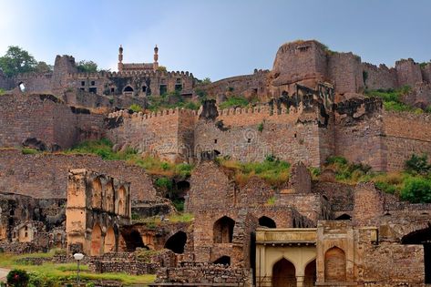 Golconda Fort Hyderabad, Golconda Fort, Historical India, Red Fort, India Tour, Ancient India, Animated Love Images, Rural Landscape, Photo Art Gallery