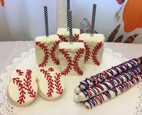 Incredible ideas for a baseball-themed party! Baseball Rice Crispy Treats, Cincinnati Reds Birthday Party Ideas, Rookie Of The Year First Birthday Treats, Baseball Rice Krispie Treats, Baseball Party Treats, Baseball Dessert Table, Baseball Desserts, Dodgers Birthday Party, Rice Crispie Treats