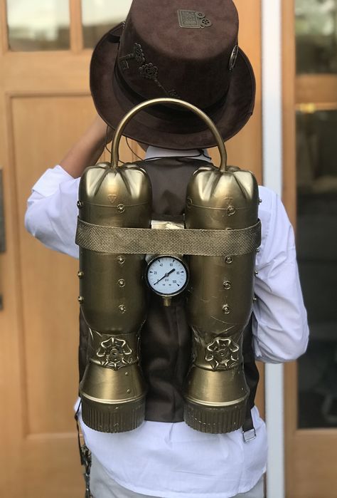 Homemade Steampunk Costume, Steampunk Robot Costume, Steampunk Family Costumes, Time Traveler Costume Diy, Diy Steampunk Costume Male, Easy Steampunk Costume Diy, Steampunk Party Ideas, Steampunk Costume Diy, Kids Steampunk Costume