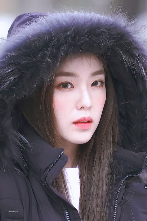 Irene Predebut, Irene Red Velvet, Bae Joohyun, Red Velvet Irene, Asian Celebrities, Mode Inspo, Fur Hood, 인물 사진, Daegu