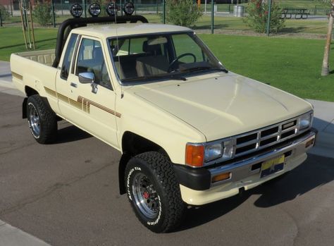 1986 Toyota 4×4 Pick-Up 86 Toyota, Comanche Jeep, Toyota Trucks 4x4, Body Graphic, Toyota Pickup 4x4, Pick Up 4x4, Pickups For Sale, Automotive Mechanic, Toyota 4x4