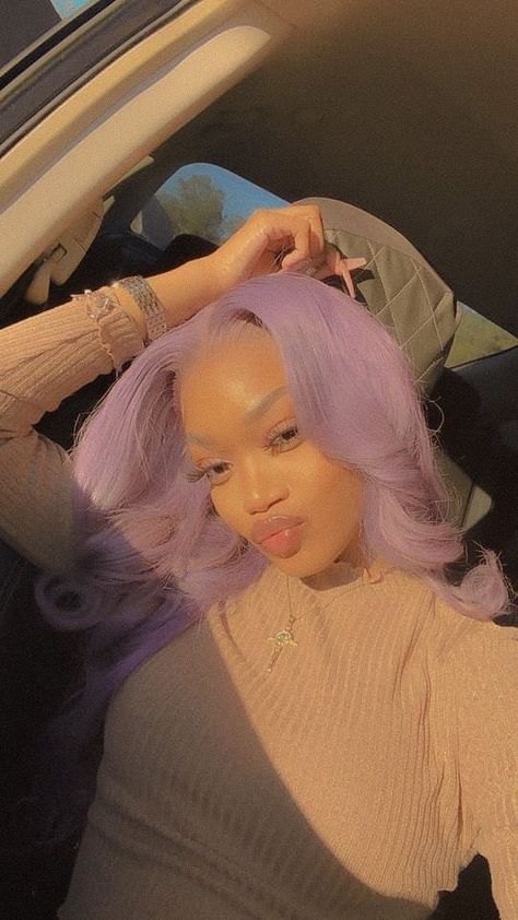 Lilac Hair Black Women, Sunlit Aesthetic, Crazy Wigs, Lavender Purple Hair, Light Purple Hair, Lilac Hair, Dyed Hair Inspiration, Hair Color Pastel, Dyed Natural Hair