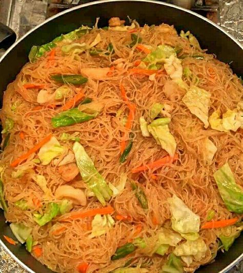 Pancit Bihon Guisado Pancit Guisado, Bihon Guisado, Pancit Bihon, Japchae, Food Ideas, Ethnic Recipes, Quick Saves