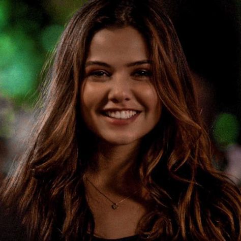 Danielle Campbell The Originals, King Shark, Davina Claire, Danielle Campbell, Fastest Man, Vampire Diaries Cast, People Running, Caroline Forbes, Girl Guides