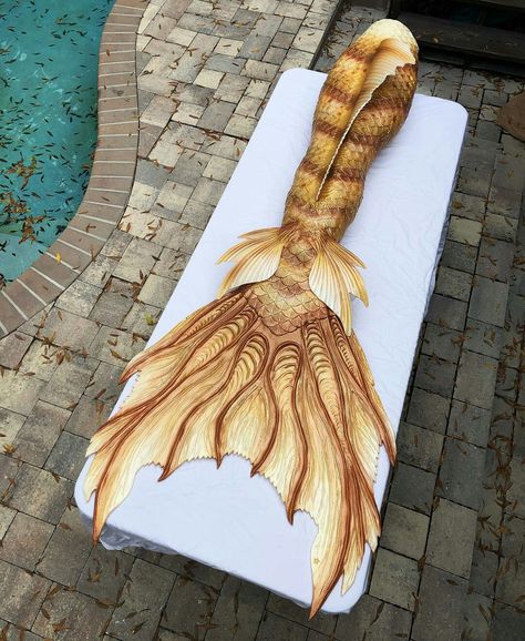 Mermaid Shifting, Ekor Mermaid, Golden Mermaid Tail, Yellow Mermaid Tail, Mermaid Tail Aesthetic, Gold Mermaid Tail, Merman Tails, Realistic Mermaid Tails, Orange Mermaid