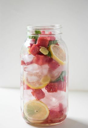 Stay hydrated with this refreshing fresh watermelon detox water. Contains all the goodness from fresh watermelon, mint, ginger, and lemon. Watermelon Detox Water, Mint Detox Water, Detox Drinks Flat Tummy, Healthy Cleanse, Ginger And Lemon, Watermelon And Lemon, Lemon Diet, Watermelon Mint, Detox Water Recipes