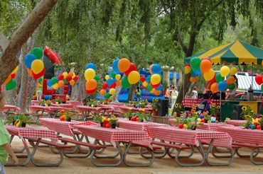 Company Picnic Ideas, Church Picnic, Picnic Basket Set, Picnic Engagement, Picnic Theme, Picnic Decorations, Family Fun Day, Alsace France, Company Picnic