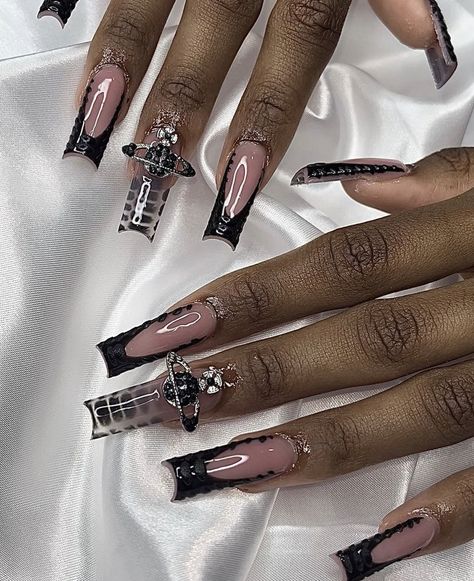 Dramatic Black Nail Designs, Birthday Black Nails, Cute Nails Baddie, Black Freestyle Nails, Black Acrylic Nails Ideas, Black Baddie Nails, Nail Ideas Baddie, Black Nail Sets, Nails For Baddies