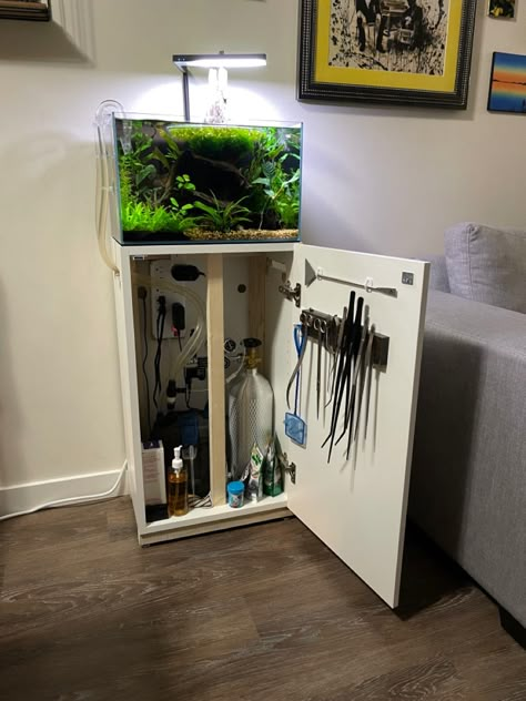 Fish Tank On Shelf, Aquarium Supplies Organization, Aquascape Design Ideas, Mini Aquarium Design, Aquarium Stand Ideas, Aquarium Shelf, Fish Tank Diy, Fish Tank Themes, Fish Tank Terrarium