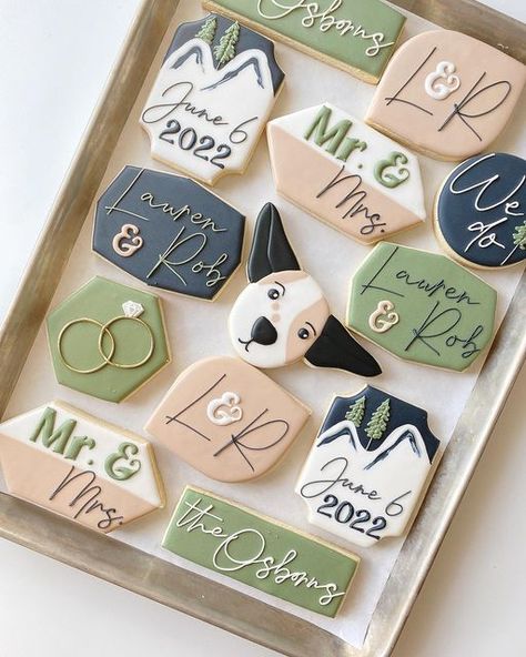 Dog Wedding Cookies, Doggie Biscuit Bar Wedding, Dog Sugar Cookies, Custom Dog Cookies Wedding, Cat Wedding Cookies Decorated, Dog Theme Cookies Decorated, Dog Bone Decorated Cookies, Pug Wedding, Wedding Cookies Decorated