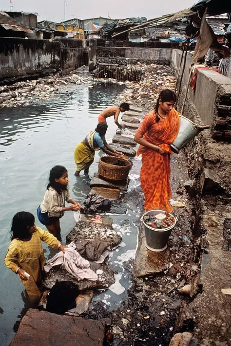 Steve Mccurry Photos, Amazing India, Steve Mc, Afghan Girl, Steve Mccurry, We Are The World, Bhutan, South Asia, People Of The World