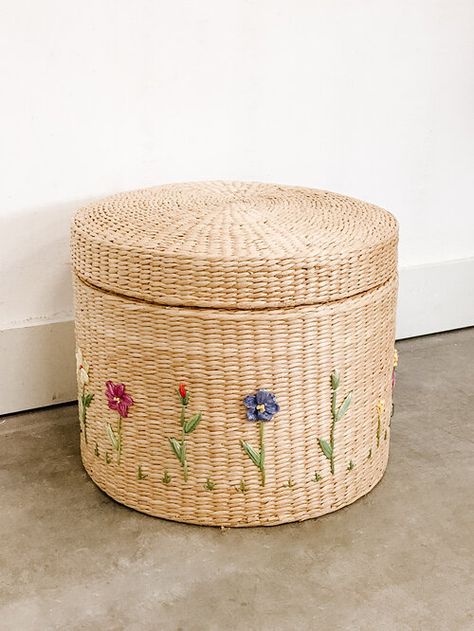 Ikea Kitchen Storage, Ikea Kitchen Planner, Garden Stools, Ikea Kitchen Design, House Interior Design Styles, Grass Basket, Washroom Decor, Kitchen Planner, Handmade Packaging