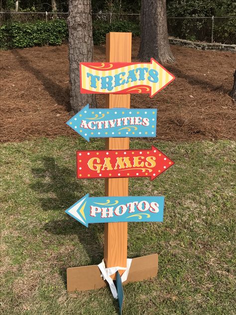 Fun Fair Activities, Sports Week Decoration Ideas, Sports Gala Decoration Ideas, Carnival Booth Ideas, Booth Activities, Horse Stall Decorations, Circus Gala, School Carnival Games, Stall Decorations