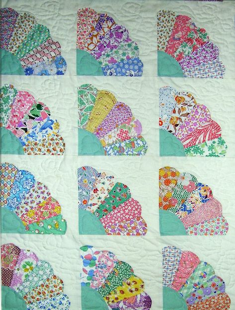 Fan Quilts, Fan Quilt, Dresden Plate Quilts, Dresden Quilt, Dresden Plate Quilt, Quilt Modernen, Dresden Plate, Old Quilts, Antique Quilts