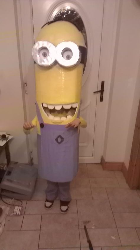 Minion Costume : 8 Steps - Instructables Minion Duo Costume, Minion Day At School, Minon Costume Cute, Minon Costume, Minion Costumes Diy, Minion Costumes Women's, Purple Minion Halloween Costume, Halloween Costumes Minions, Purple Minion Costume