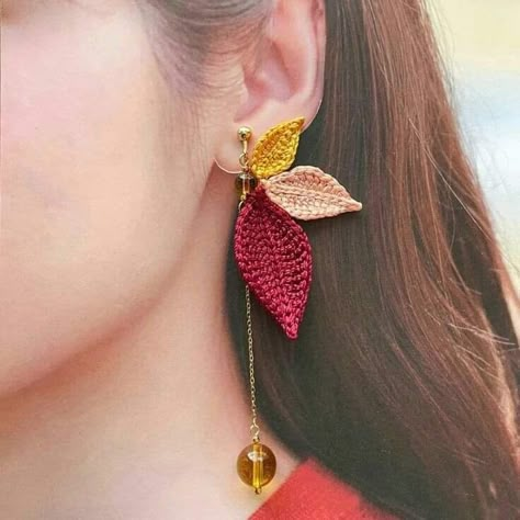 Anting Manik, Crochet Jewelry Patterns, Crochet Earrings Pattern, Earrings Pattern, Mode Crochet, Crochet Jewellery, Earrings Patterns, Fancy Earrings, Handmade Jewelry Tutorials