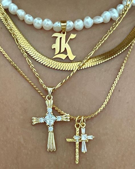 DIXIEGRAZE By Hanna since 2013 on Instagram: “Never too much layering🤍✨🤍” Vintage Cross Necklace, Necklace Snake Chain, Latina Jewelry, Xoxo Jewelry, Necklace Snake, Y2k Necklace, Alternative Jewelry, Jewelry Accessories Ideas, Brass Pendant