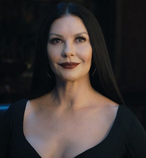 ً on Twitter: "catherine zeta-jones as morticia addams. that’s it. that’s the tweet. #wednesdaynetflix https://t.co/o2WD9PPzKp" / Twitter Morticia Addams Catherine Zeta Jones, Morticia Addams Aesthetic, Morticia Addams Wednesday, Wednesday Morticia, Morticia Wednesday, Netflix Wednesday, Addams Wednesday, Hayley And Klaus, Addams Family Values