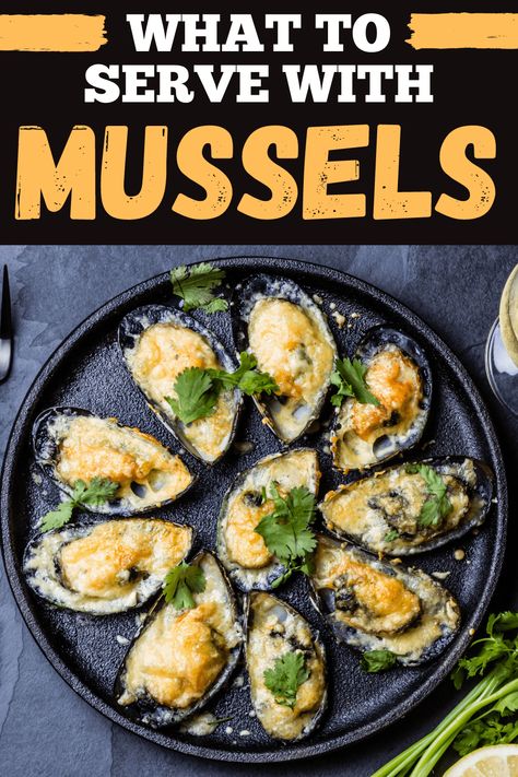 Wondering what to serve with mussels? From bread to fries to rice, these side dishes are the perfect complement to delicious mussels. What To Serve With Mussels, Sides For Mussels, How To Cook Mussels Recipes, Bake Mussels Recipe, Healthy Mussels Recipe, No Shell Mussels Recipe, Baked Mussels, Fried Tomatoes, Mussels Recipe