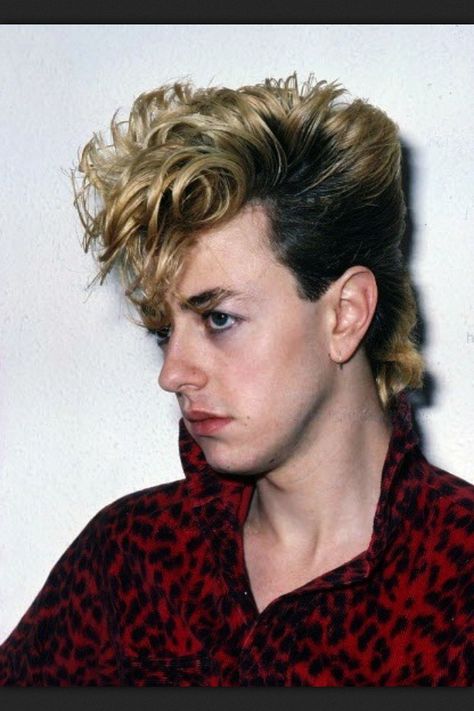 Brian Setzer 80s Punk Hair, Rockabilly Boys, Psychobilly Bands, Guy Liner, 80’s Punk, Rock Star Hair, Stray Cat Strut, Brian Setzer, Rockabilly Music