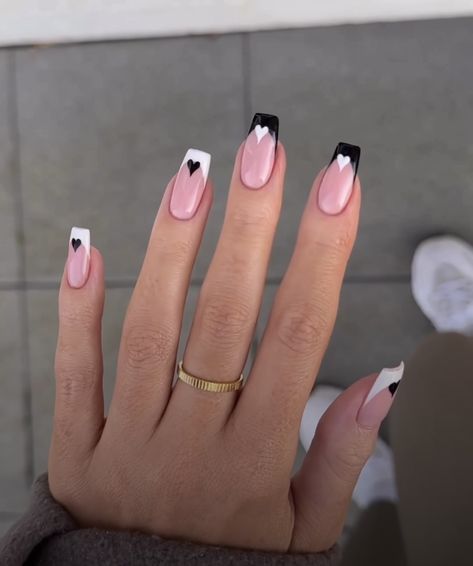 Glossy Nail Designs, Nail Colors Blue, Cute Valentines Nails Short, Matte And Glossy Nails, Blue Nails Spring, Summer Blue Nails, Beach Nail, Simple Gel Nails, Girly Acrylic Nails