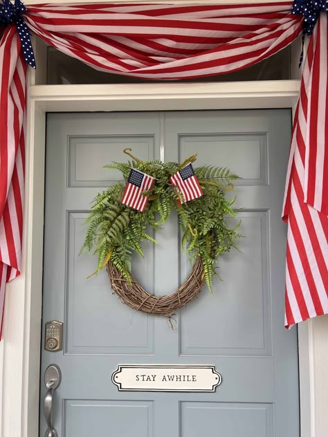 How To Hang Bunting On Porch, Patriotic Bunting Porch, Patriotic Outdoor Decorations, Pretty Home Decor Ideas, Front Door 4th Of July Decor, Americana Front Porch, July 4th Front Porch Decorating Ideas, Americana Front Porch Ideas, Flag Bunting On House