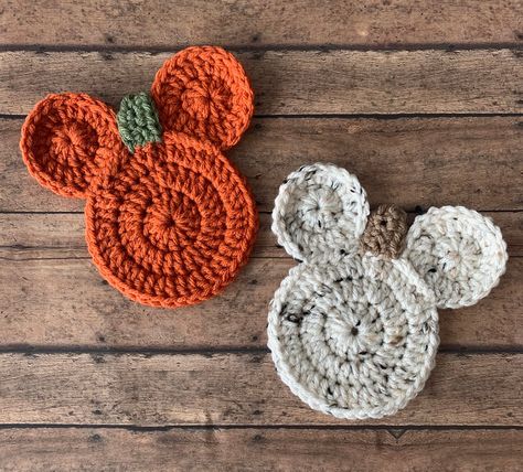 Crochet Fall Coasters, Crochet Rat, Pumpkin Mouse, Pumpkin Coasters, Small Crochet Gifts, Crochet Gift Ideas, Thanksgiving Crochet, Coaster Crochet, Crochet Holiday