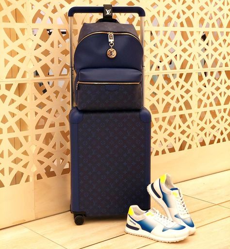 Luxury Elegant Shopping Luggage, Luxury Large Capacity Modern Luggage, Luxury Backpack Luggage For On-the-go, Luxury Backpack With Luggage Sleeve For On-the-go, Luxury High-end Travel Box Bag, Handbag Essentials, Men's Bags, Vintage Louis Vuitton, Herschel Heritage Backpack