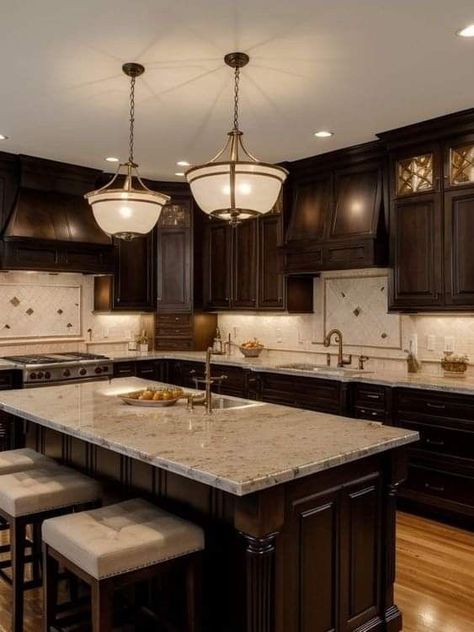 Traditional Kitchen Ideas, Dark Brown Kitchen, Modern Industrial Kitchen, Coastal Kitchen Design, Modern Minimalist Kitchen, Traditional Kitchen Design, Minimalist Kitchen Design, Brown Kitchens, Classic Kitchen