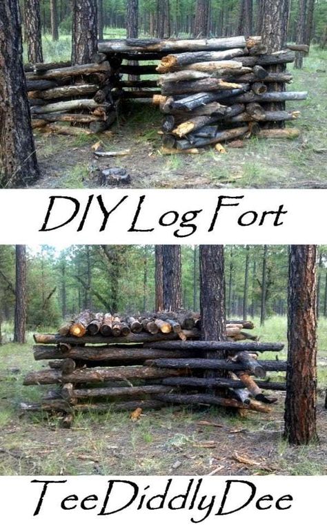 Fort In The Woods, Shelters In The Woods, Outdoor Forts, Diy Fort, Primitive Houses, Bushcraft Shelter, Kids Forts, Tree Fort, Build A Fort