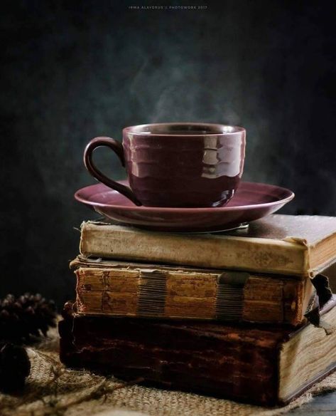 Coffee Cup Still Life Photography, Still Life Pictures, Life Drawing Reference, Tea And Books, Object Photography, Still Life Fruit, Photographie Portrait Inspiration, Still Life Photos, Gothic Clothing