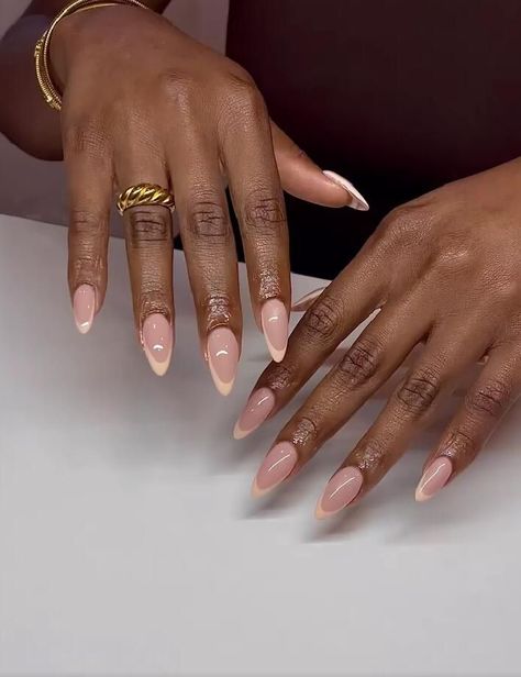 Almond Nails On Black Women, Classy Simple Nails Natural Looks, Fall Nails Chrome, Fall French Nails, Dark Skin Nail Color, Trendy Fall Nails, Fall Nail Ideas, Nails Chrome, Weak Nails