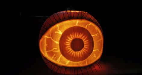 Happy Halloween everyone! Once I started carving pumpkins this year I kept coming up with ideas for more. Here's a giant eyeball pumpkin I... Pumpkin Etching, Pumpkin Sculpting, Unique Pumpkin Carving Ideas, Pumpkin Eyes, Pumkin Carving, Halloween Pumpkin Carving Stencils, Carving Stencils, Creative Pumpkin Carving, Easy Pumpkin Carving