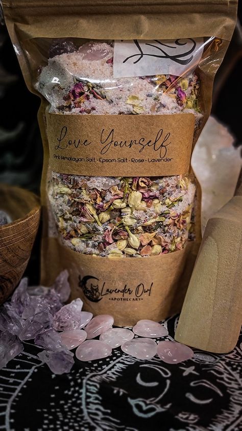 Our 100% natural Self Love calming bath soak is specially formulated with intentions set to help you discover the greatest love of all: self-love. Amethyst point crystals add soothing energy to the soak and a Rose Quartz heart pulls in unconditional loving energy while a special blessing for self love magically dissolves in the water dispersing its message all around you. "I unconditionally love and accept myself" The self-love bath soak will help you accept yourself as you are and remind you th Herb Socks For Baths, Bath Tub Soaking Recipes, Bath Soak Party Favor, Floral Bath Soak, Self Care Bath, Herbal Bath Salts, Loving Energy, Herbal Bath, Madagascar Vanilla