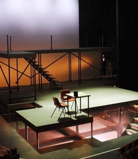 Simple Set Design Theatre, Simple Stage Design, Amy Cook, Contemporary Theatre, Theatre Inspiration, Theatre Lighting, Black Rooms, Set Design Theatre, Stage Set Design