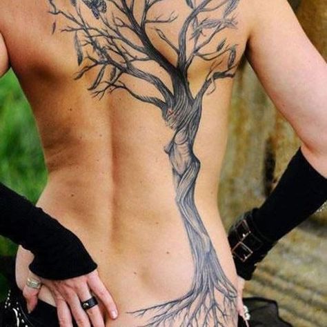 Woman Tree Tattoo, Tattoo Homme, Backpiece Tattoo, Geniale Tattoos, Tree Of Life Tattoo, Feather Tattoos, Tattoo Life, Back Tattoos, Tree Tattoo