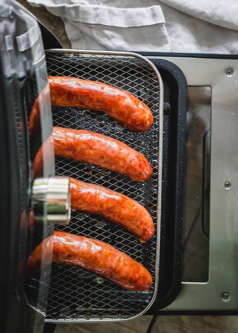 Air Fryer Sausage How To Cook Bratwurst, Cooking Sausage, Air Fryer Sausage, Air Fryer Side Dishes, How To Cook Brats, Brats Recipes, Air Fryer Dinners, Dinner And Lunch Recipes, Italian Sausages