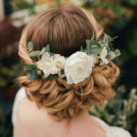 Bridal Flower Hair Comb, Wedding Hairstyles For Short Hair, Wedding Hairstyles And Makeup, Flowers In Her Hair, Hair Comb Accessories, Eucalyptus Wedding, Bridal Hair Flowers, Flower Hair Comb, Wedding Hair Flowers