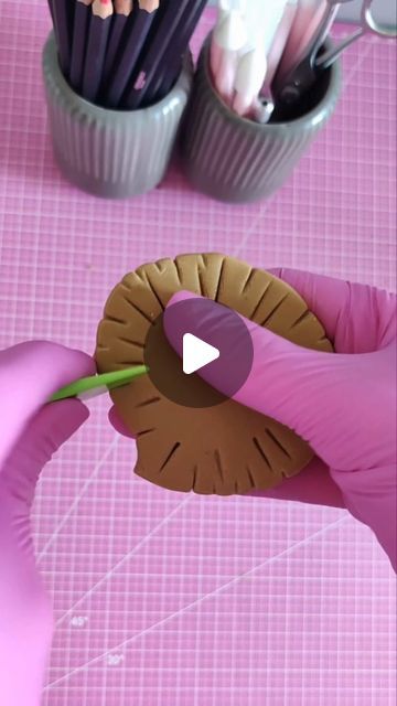 Lion Cake Topper Tutorial, Lion Topper Cake, How To Make Lion Fondant, Lion Fondant Topper, Fondant Lion Tutorial, Lion Tutorial, Fondant Lion, Lion Cake Topper, Lion Cake